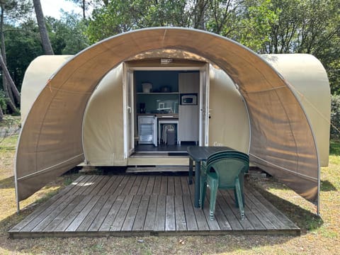 CAMPING AZU'RIVAGE Campingplatz /
Wohnmobil-Resort in Soustons