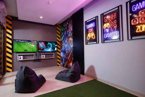 Property building, Game Room, Game Room