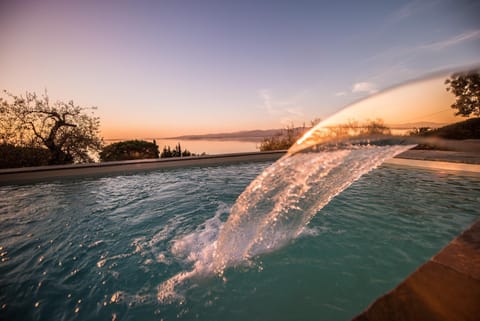 Lake view, Swimming pool