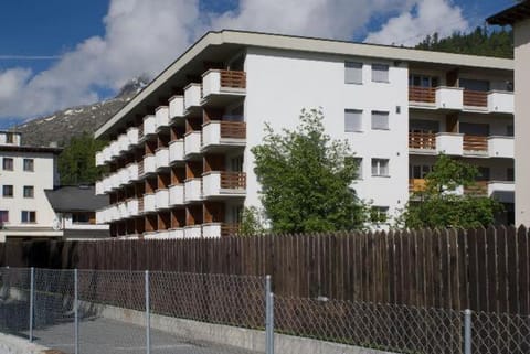 Chesa Derby 32 Condominio in Saint Moritz