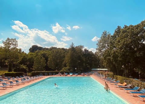 Pool view, Swimming pool, sunbed