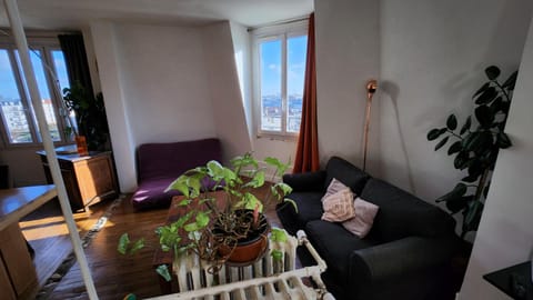 Grand appartement ouvert type loft avec vue dégagée proche La Défense & U Arena Condominio in Courbevoie