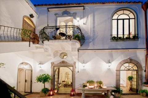 Facade/entrance, Night