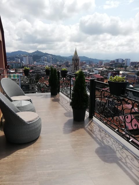 Balcony/Terrace, City view