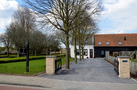 Facade/entrance, Garden