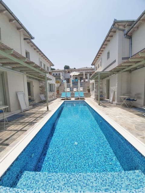 Property building, Swimming pool