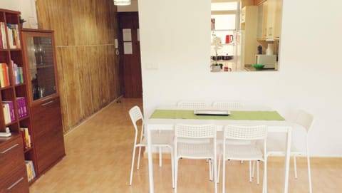 Central Apartment in Valencia with WIFI + Parking. Apartment in Valencia