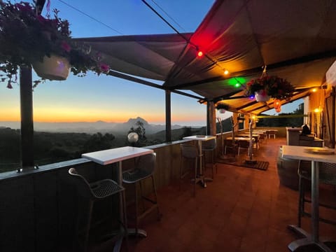 Patio, Restaurant/places to eat, Mountain view