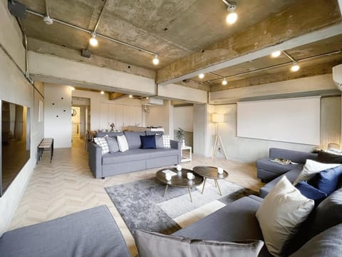 bHOTEL Dai3Himawari - Up to 10p 1 min Peace Park, Wonderful huge house Apartment in Hiroshima