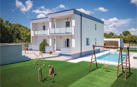 5 Bedroom Nice Home In Loborika House in Pula