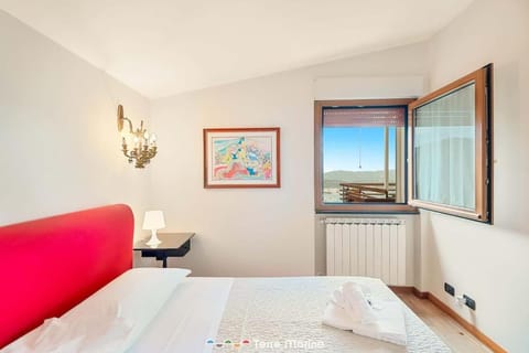 Quadro d'Autore, Terre Marine Apartment in Province of Massa and Carrara
