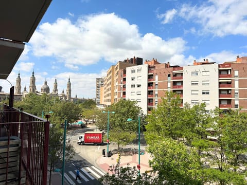 Dos Torres Rivendel - Vistas a la Basílica del Pilar Condo in Zaragoza