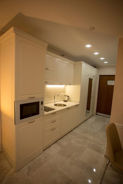 Kitchen or kitchenette, Living room