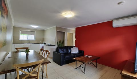 Stroll to the City Center in Minutes Condo in Toowoomba
