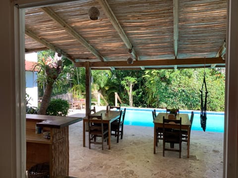 Dining area, Pool view, Swimming pool, Breakfast, sunbed, kitchen