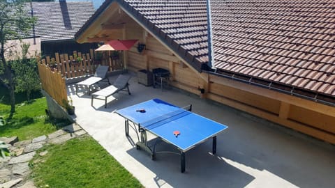 Patio, Table tennis