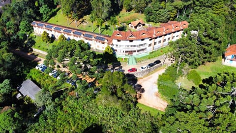 Property building, Day, Natural landscape, Bird's eye view, Street view, Location, Parking