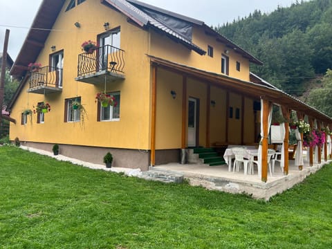 Casa Natalia Raisa Arieșeni Alojamiento y desayuno in Cluj County