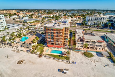 Emerald Isle 103 Maison in North Redington Beach