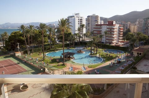 Swimming pool, Swimming pool