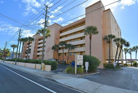 Villa Madeira 505 - Premier Casa in Madeira Beach