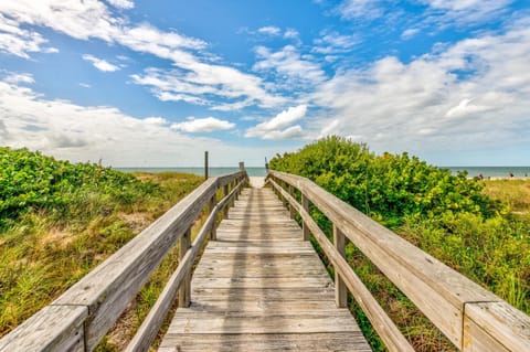 Land's End 7-402 Beach Front - Premier Casa in Sunset Beach