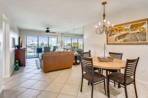 Land's End 3-404 Bay Front Maison in Sunset Beach