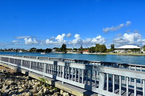 Land's End 7-404 Beach Front - Premier House in Sunset Beach