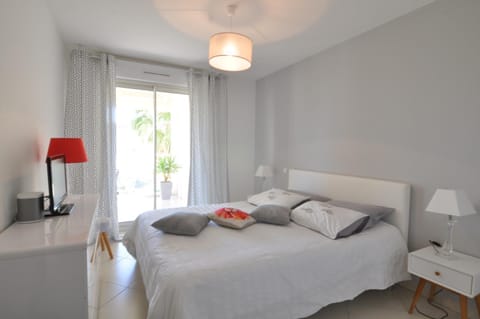 Elegant one-bedroom apartment with swimming pool - StayInAntibes - Le Vallon Apartment in Antibes
