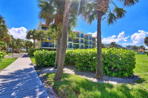 Land's End 9-404 Beach Front - Premier House in Sunset Beach