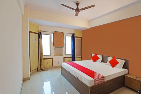 OYO Flagship Mohan Residency Hotel in Noida