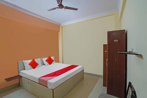 OYO Flagship Mohan Residency Hotel in Noida