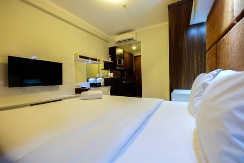 New Elegant Studio Signature Park Grande Apartment By Travelio Apartment in South Jakarta City