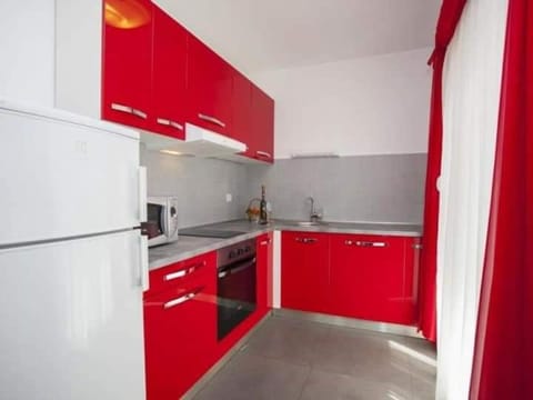 Kitchen or kitchenette, dishwasher, minibar, pet friendly, stove