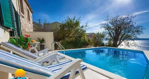 Balcony/Terrace, Swimming pool