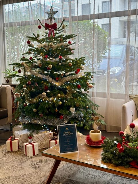 Lobby or reception, Decorative detail