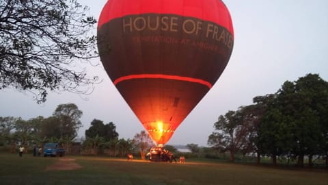 Niduwari Lake Homestay Vacation rental in Dambulla