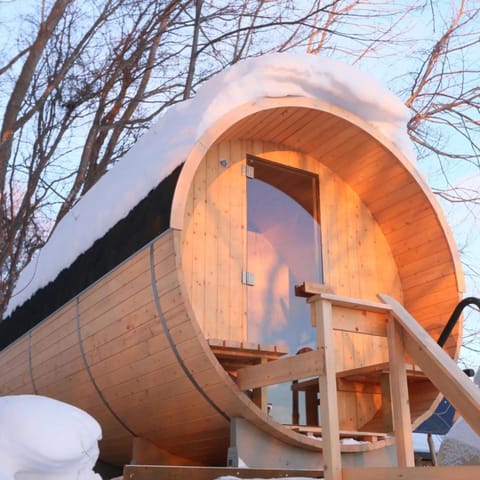 Equipped with barrel sauna and jacuzzi glamping VILLA CARTA Sapporo Hokkaido Jpn - Vacation STAY 3011 Bed and Breakfast in Sapporo