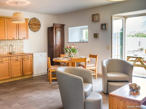 Longère au calme à Larmor-Plage, proche plage et commerces, jardin privatif et parking couvert - FR-1-349-101 House in Ploemeur