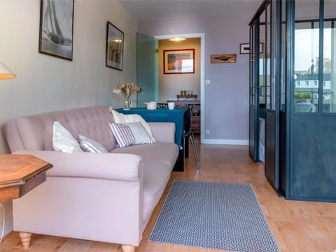 Studio à Larmor-Plage : Bourg et Plages à Pied, 2/3 Couchages, Terrasse Exposée Sud, WiFi Inclus - FR-1-349-111 Apartment in Brittany