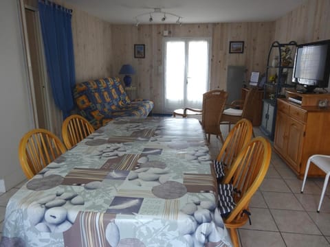 Villa Confortable 5 Pers. - Lumineuse, Proche Plage et Commerces, Jardin et Terrasse Tranquilles - FR-1-476-31 House in La Faute-sur-Mer