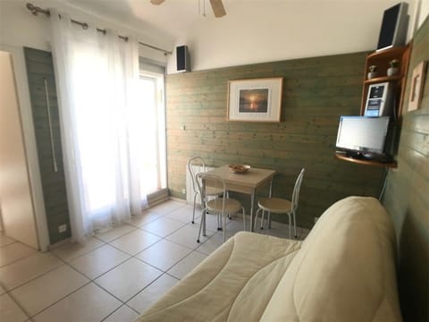 Appartement T2 à 150m de la plage, 5 couchages, terrasse, parking, proche commerces - Port Leucate - FR-1-81-71 Apartment in Le Barcarès