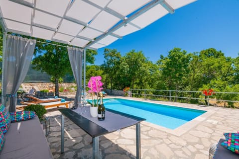 BBQ facilities, Garden, Swimming pool