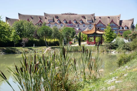 Property building, Natural landscape, Lake view