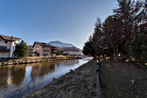 Neighbourhood, Natural landscape