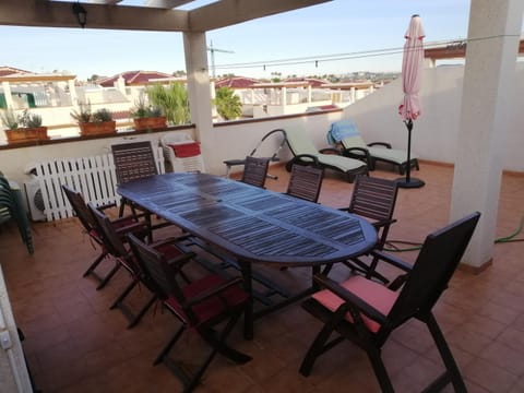 Casa tranquila en la Marina urbanización House in Vega Baja del Segura