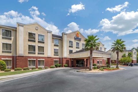 Comfort Inn & Suites Statesboro - University Area Hotel in Statesboro