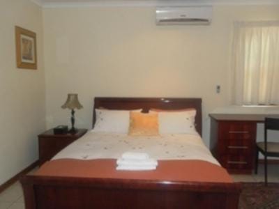 Somona Guest House Bed and Breakfast in Sandton