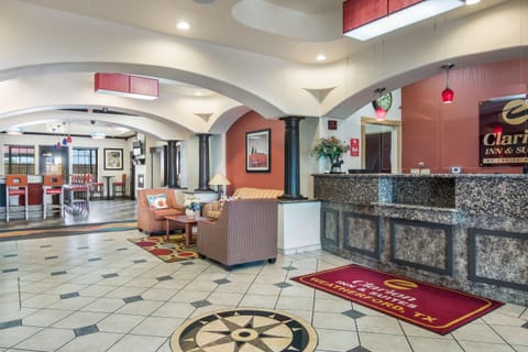 Clarion Inn & Suites Weatherford South Hotel in Weatherford