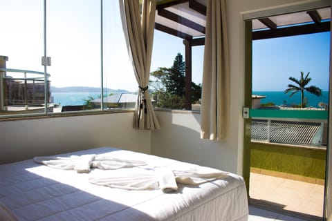 Bed, Balcony/Terrace, Photo of the whole room, Bedroom, Sea view